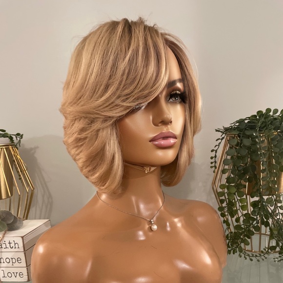 Custom Bob Layered Wig - Picture 1 of 5